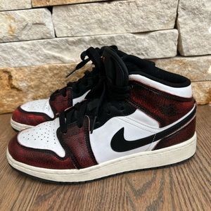 Jordan Youth Air 1 Mid SE GS FB0568 006 Infrared